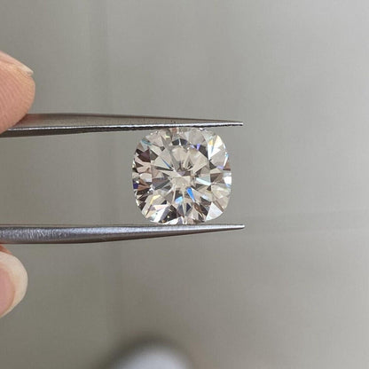 1.5 Carat IGI Certified Lab Grown Cushion Cut Diamond by Luna Vibe Gems